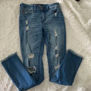 size 0R Abercrombie & Fitch Low Rise ankle Jeans, medium Wash